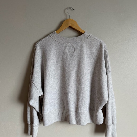 Abercrombie & Fitch Cropped Crewneck - Picture 5 of 5